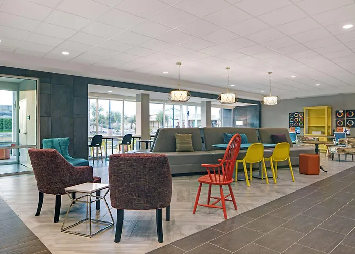 Home2 By Hilton Pivot Point Hotel