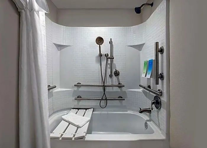Home2 By Hilton Pivot Point Hotel 3*
