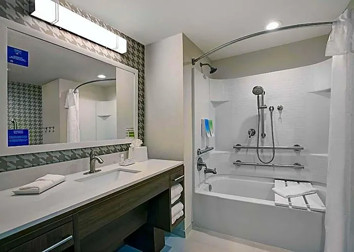 Home2 By Hilton Pivot Point Hotel 3*