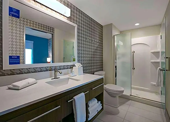 Hotel Home2 By Hilton Pivot Point 3*